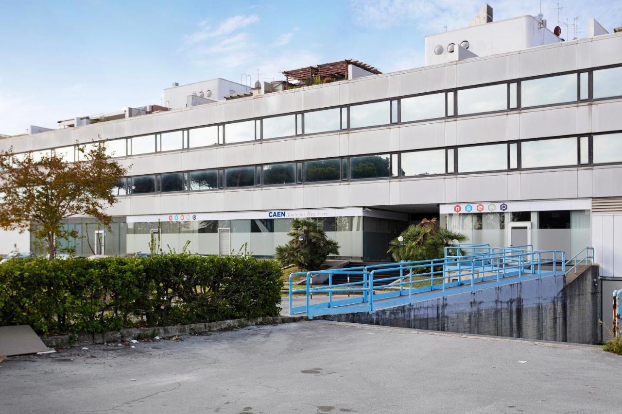 Attico Con Terrazza A Viareggio Apartment Bagian luar foto
